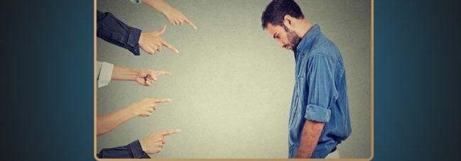 فشار اجتماعی و قضاوت دیگران؛ مانعی نامرئی اما قدرتمند